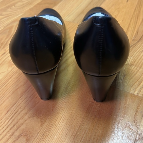 NWOT Easyspirit Anti- Gravity Black Heels. - Picture 3 of 7